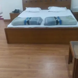 https://oyo-87939-benmore.shimlahotels.net